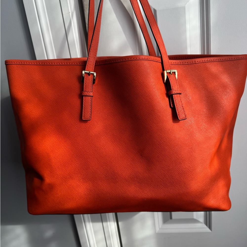 Michael Kors Orange Textured Tote Bag Gold Logo Charm Designer Shoulder - Picture 5 of 16